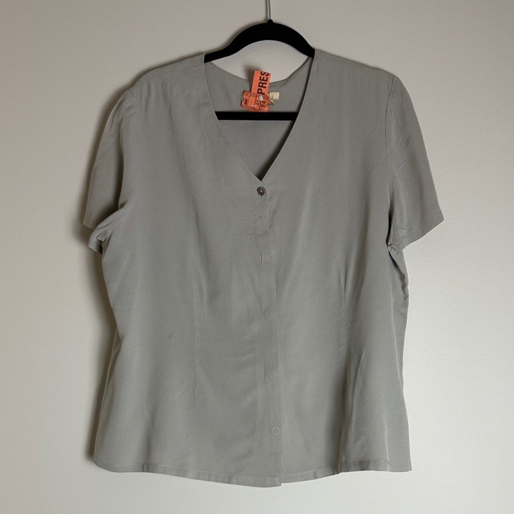 Studio 121 Women's Gray V-neck Short Sleeve Button Down Size XL